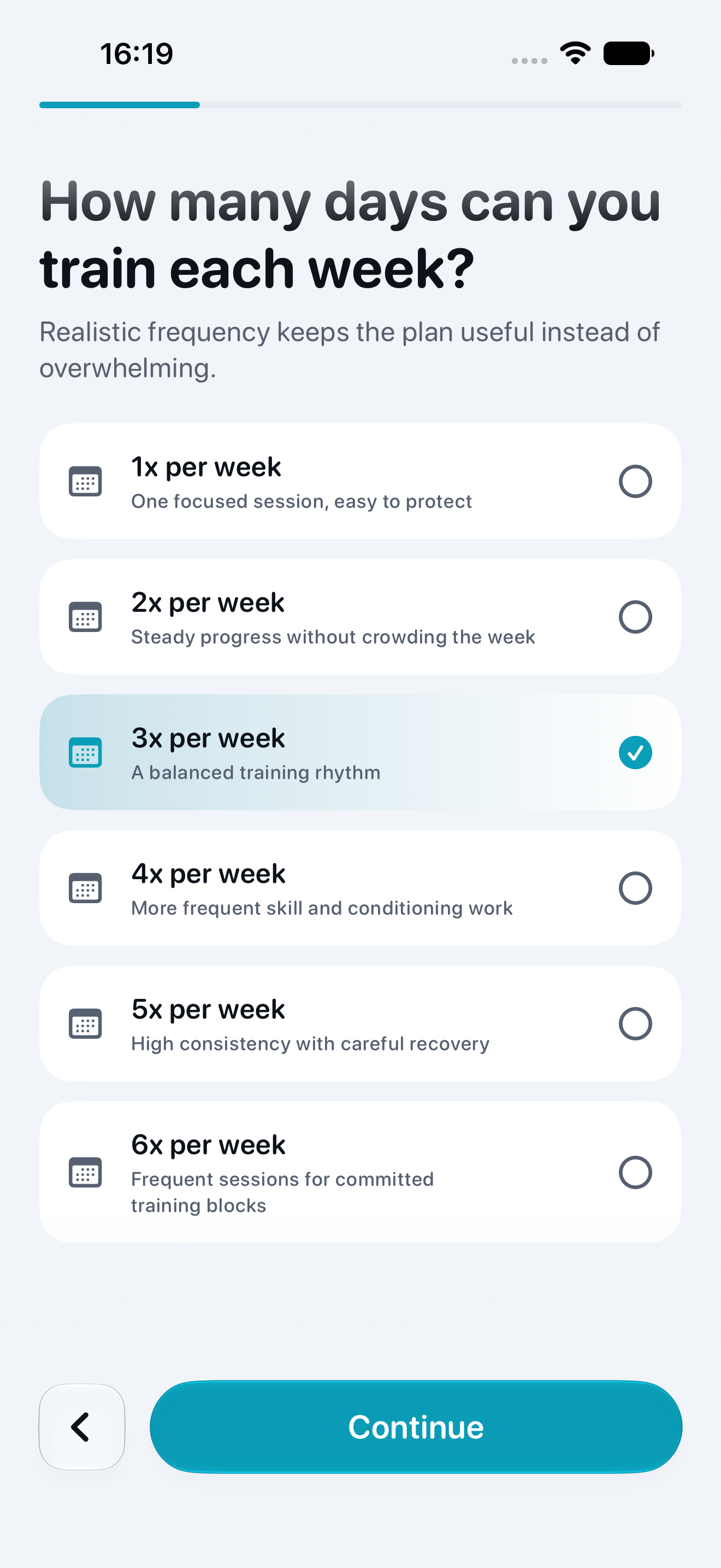 Dee schedule screen for selecting weekly Muay Thai training days